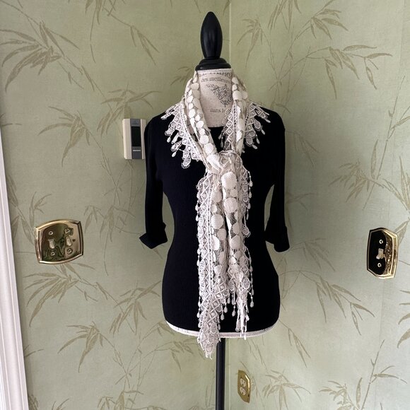 CHICO'S LACE WEAVE FASHION SCARF:PRE-OWNED  EXCELLENT CONDITION. IVORY - Picture 9 of 15